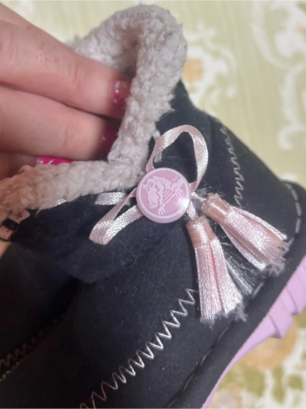 crocs toddler c5 black pink faux fur sherpa winter boots cozy y2k